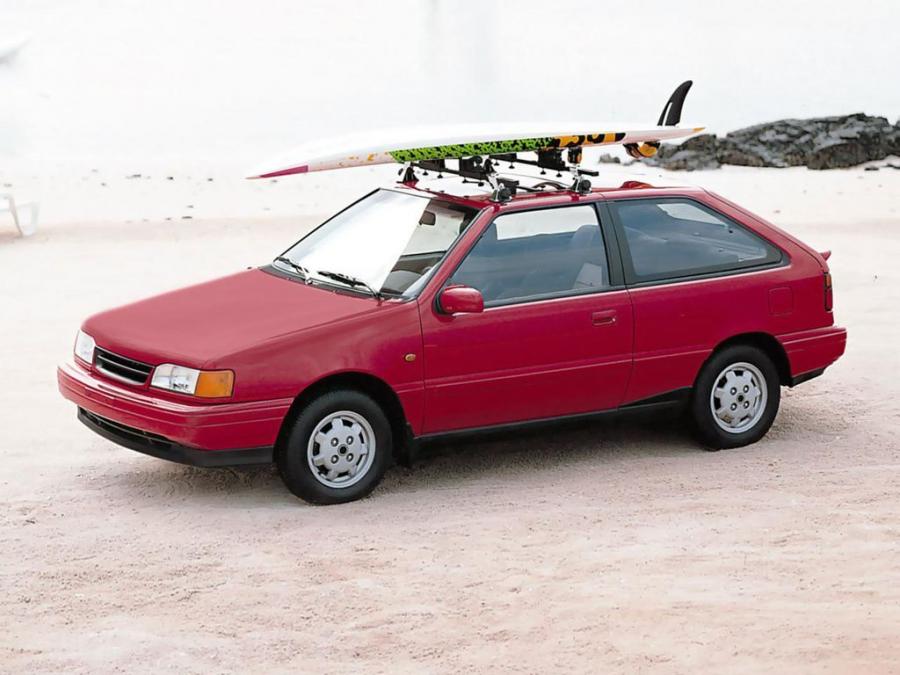  Hyundai Excel 3-Door 1989 года  (фото 2 из 4)